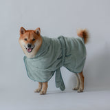 caption_@bouncysdiary is wearing M and measures Back: 14"